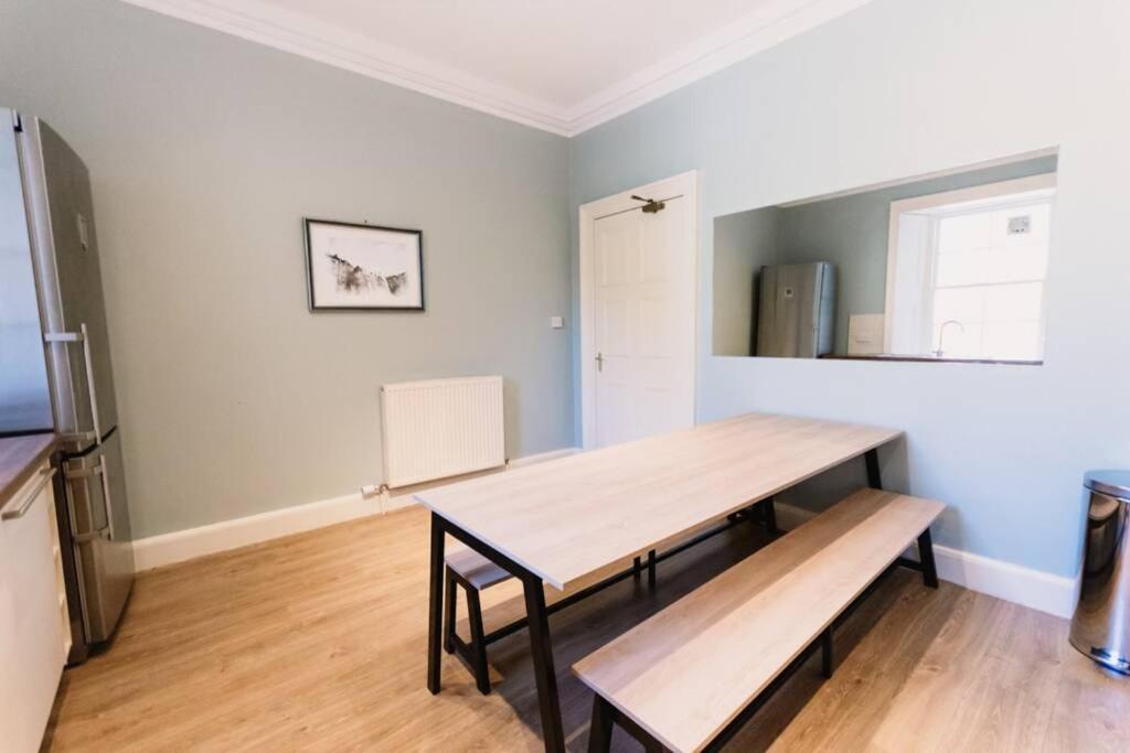 Wallace Apartment - A Unique Apartment In Countryside Park With Wifi And Access To Bar And Pool Perth Exterior foto