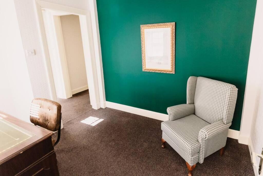 Wallace Apartment - A Unique Apartment In Countryside Park With Wifi And Access To Bar And Pool Perth Exterior foto