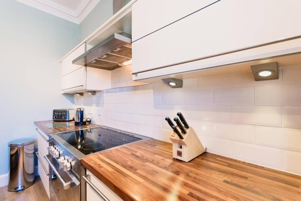 Wallace Apartment - A Unique Apartment In Countryside Park With Wifi And Access To Bar And Pool Perth Exterior foto