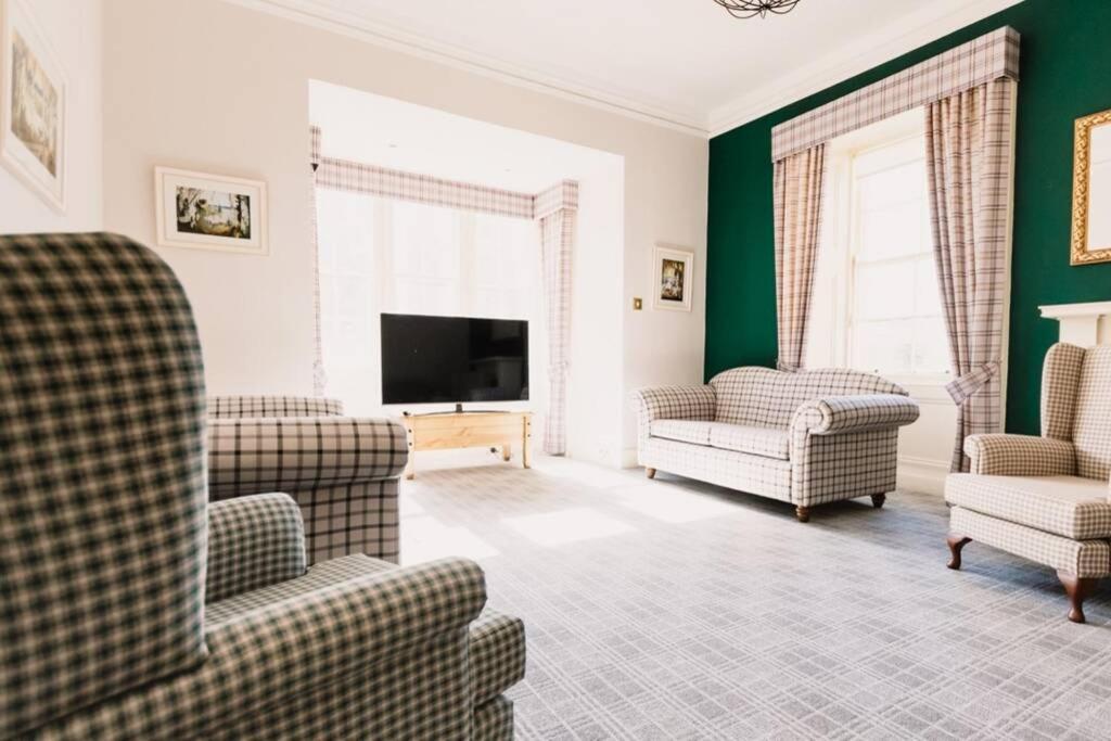 Wallace Apartment - A Unique Apartment In Countryside Park With Wifi And Access To Bar And Pool Perth Exterior foto