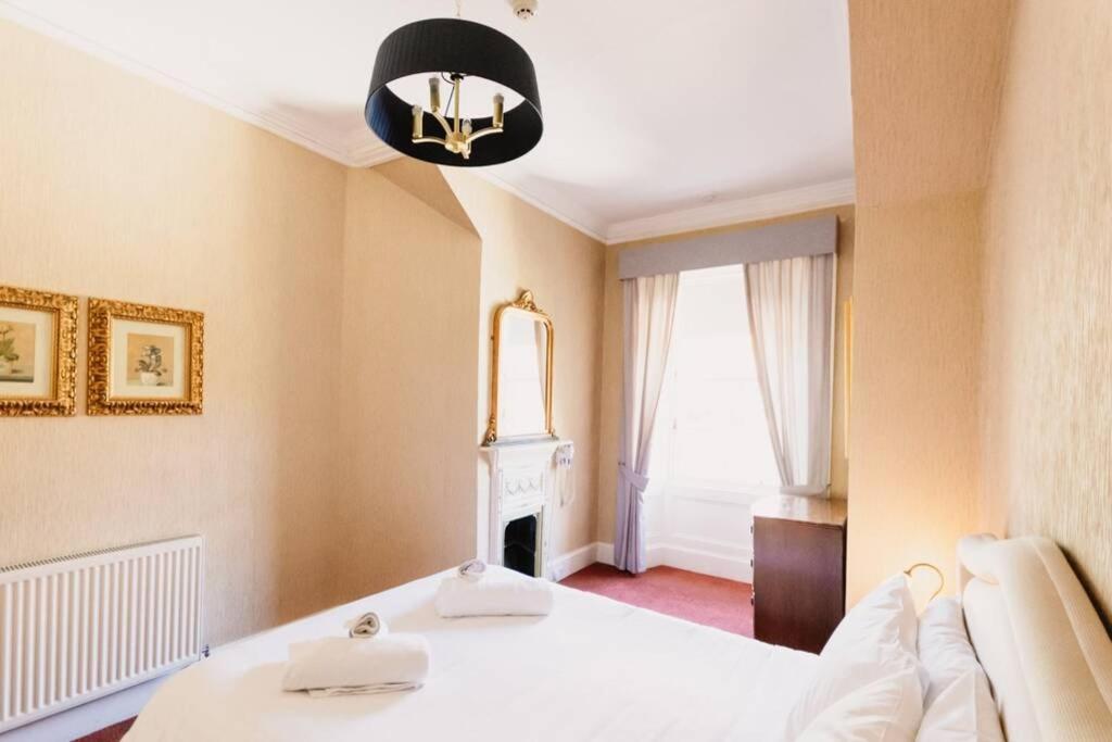 Wallace Apartment - A Unique Apartment In Countryside Park With Wifi And Access To Bar And Pool Perth Exterior foto