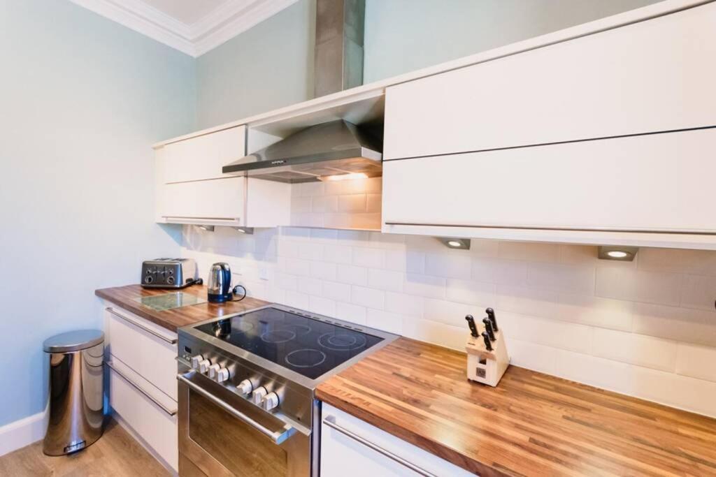 Wallace Apartment - A Unique Apartment In Countryside Park With Wifi And Access To Bar And Pool Perth Exterior foto