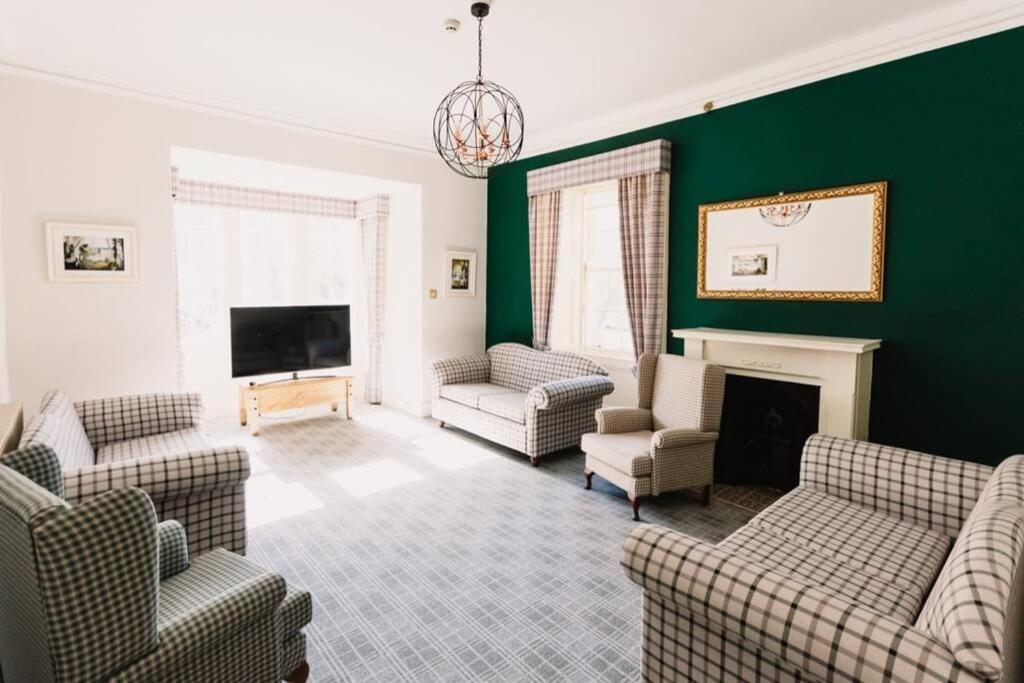 Wallace Apartment - A Unique Apartment In Countryside Park With Wifi And Access To Bar And Pool Perth Exterior foto